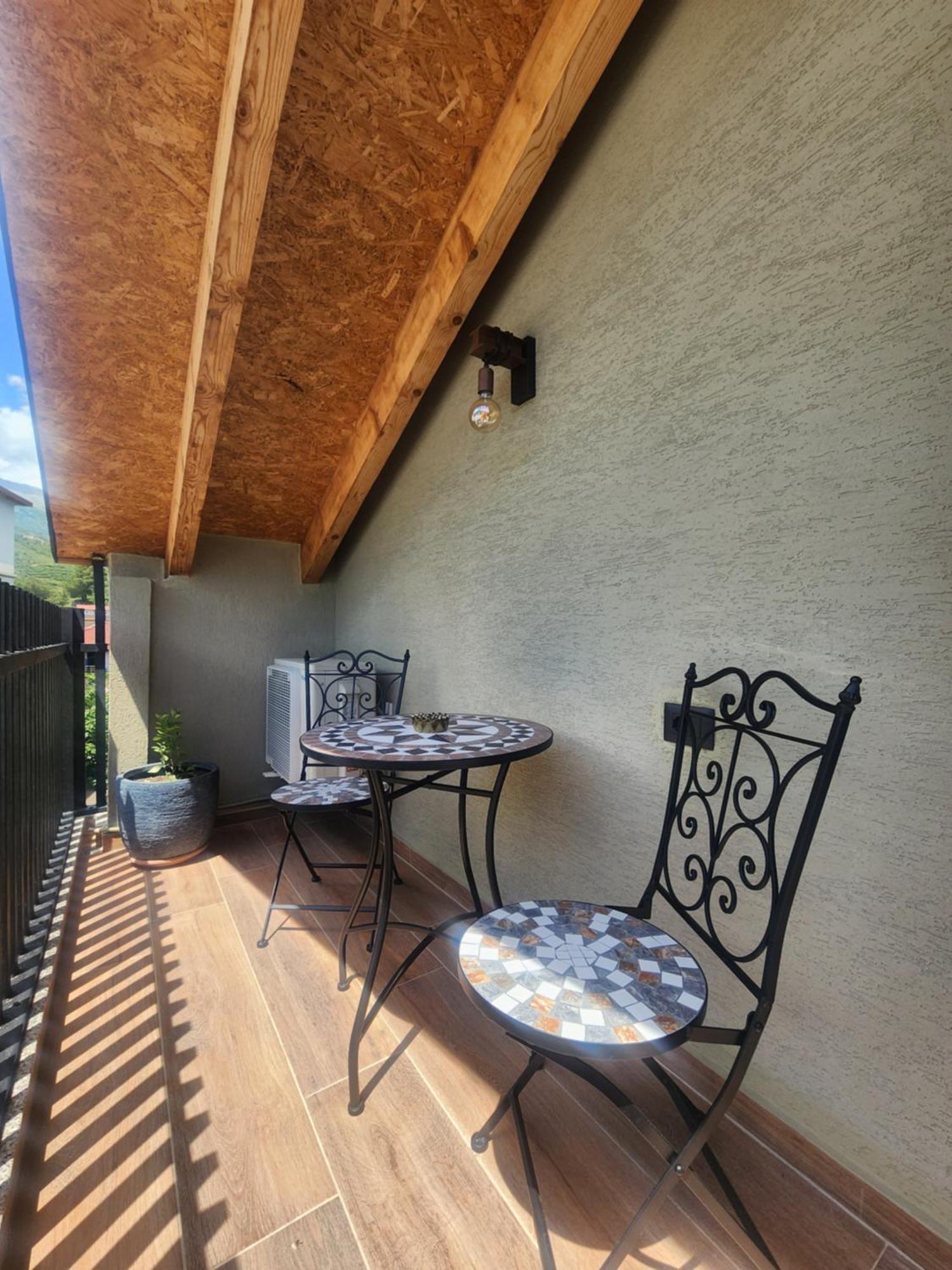 Guesthouse Te Avllia Kelcyre Zewnętrze zdjęcie